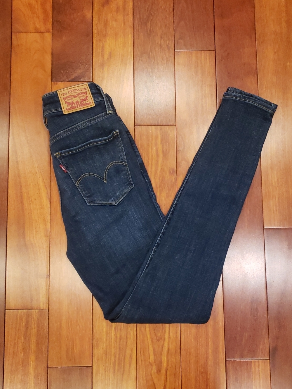 Levi's High Rise Skinny 721. Women's size 25 x 30 Blue Denim Jeans